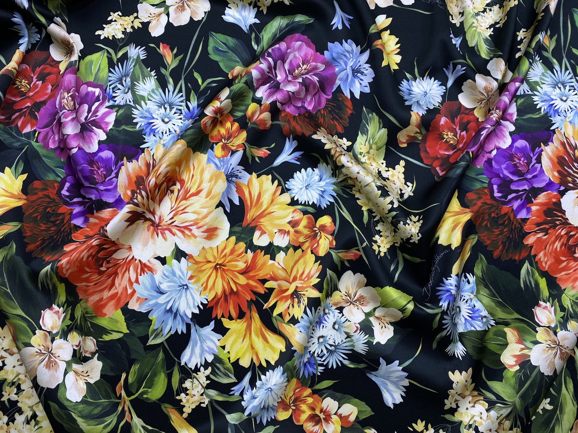 Ткань Шёлк чёрного цвета с принтом цветы 46786 3